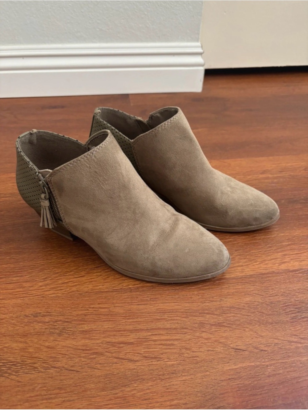 Old Navy Olive Green Suede Ankle Booties - 8